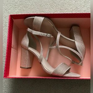 Kelly & Katie Paloona